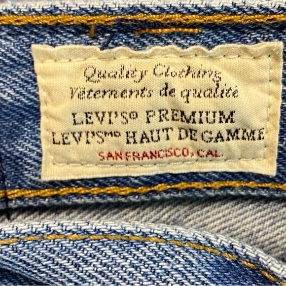 Women’s Levi’s 501 Distressed Jeans - Picture 7 of 9